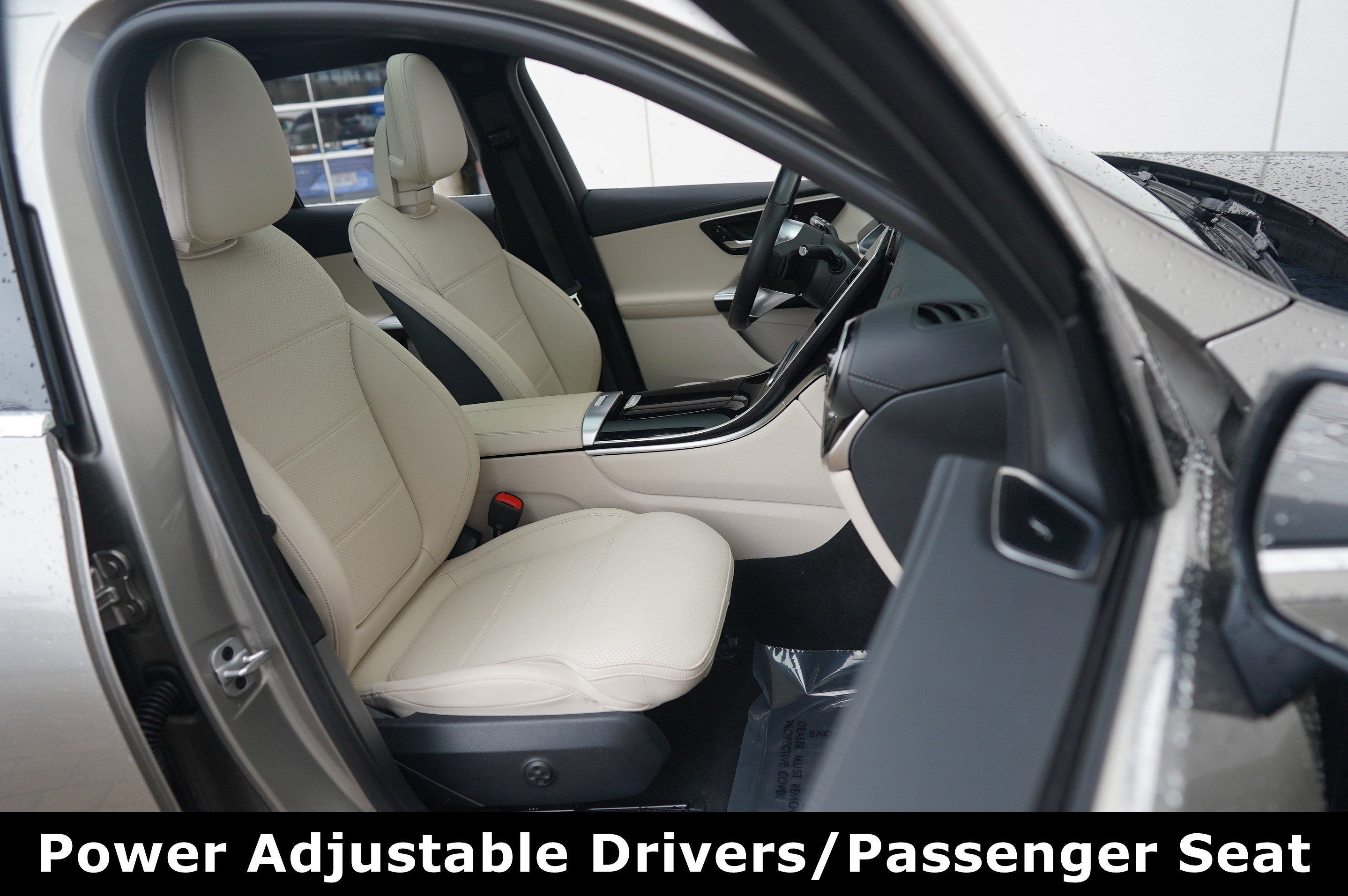 Used 2024 Mercedes-Benz GLC 300 4MATIC image 26