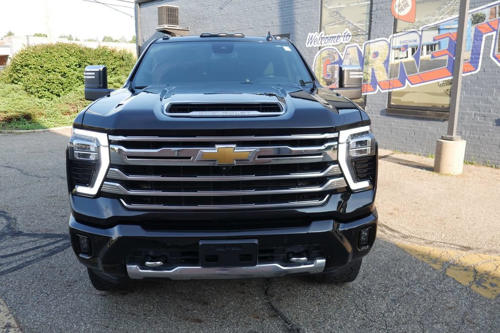 Used 2024 Chevrolet Silverado 2500 High Country AWD/4WD image 2