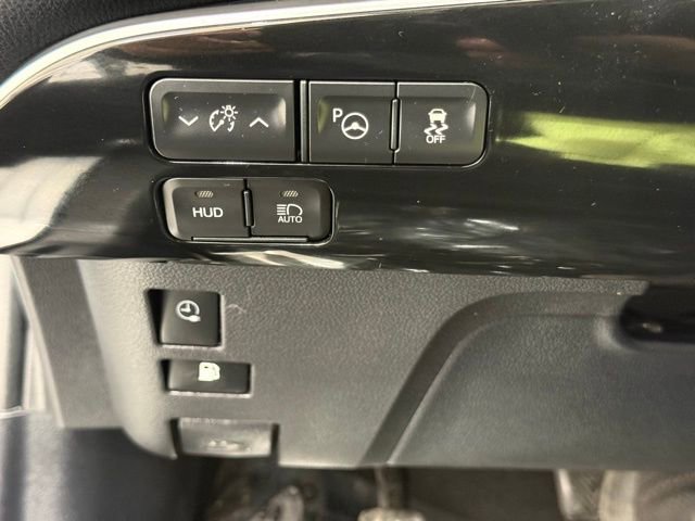 Used 2021 Toyota Prius Prime Limited w/ Carpet Mat Package (TMS) image 30
