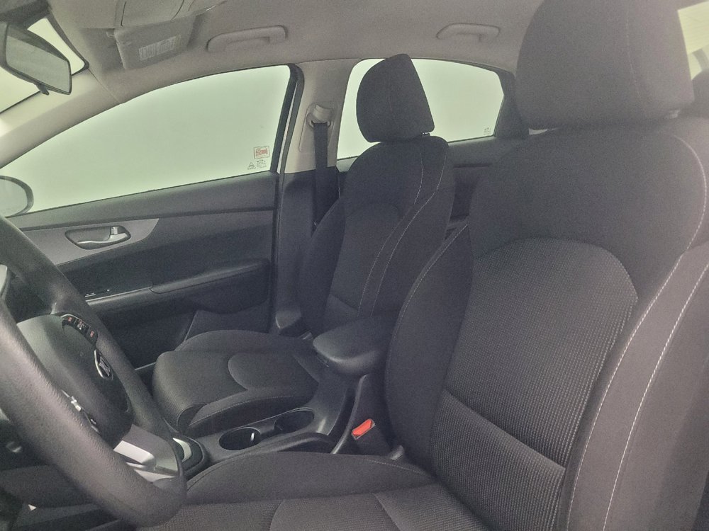 Used 2020 Kia Forte LXS FWD image 17