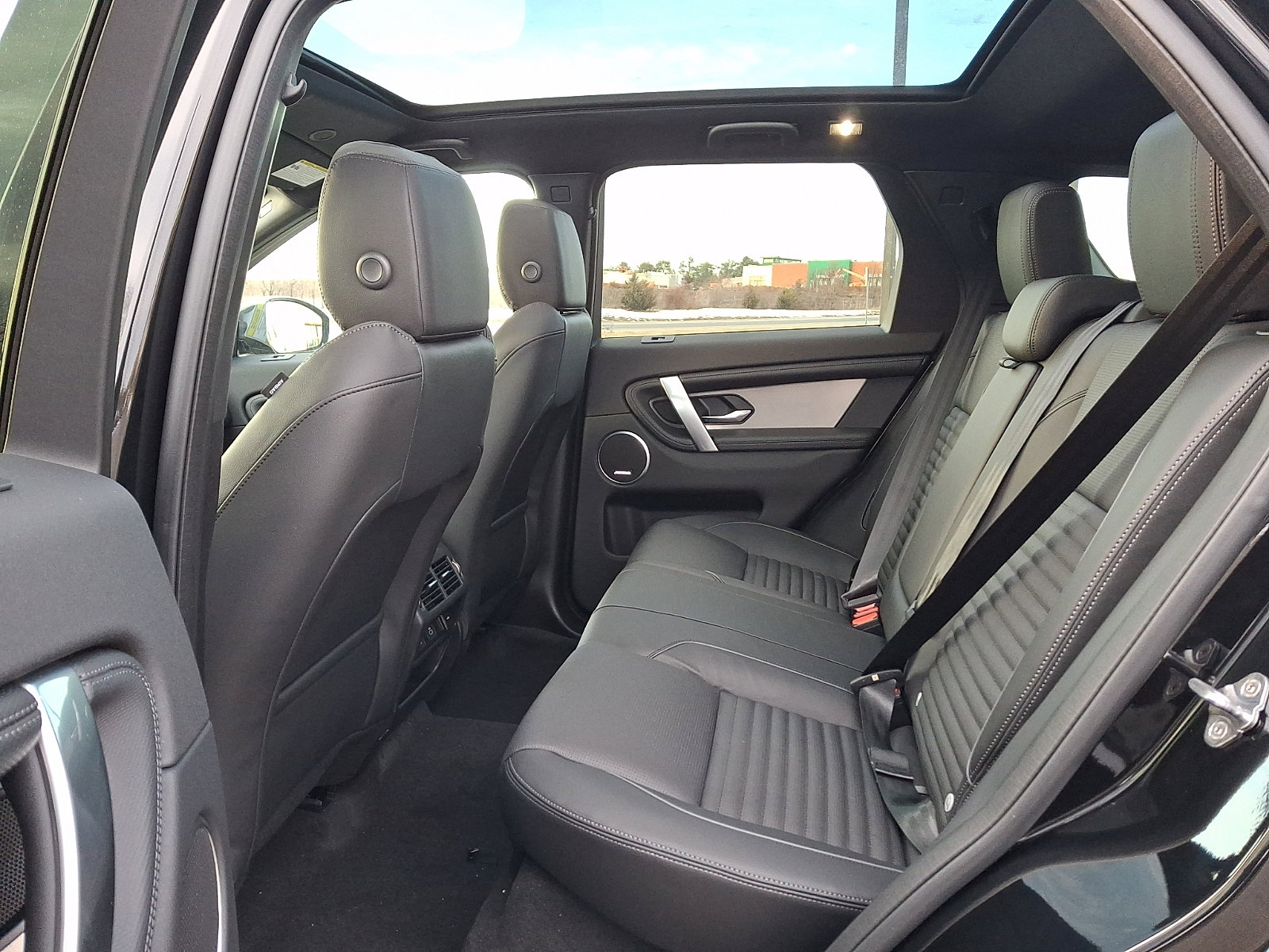 New 2026 Land Rover Discovery Sport Landmark image 8