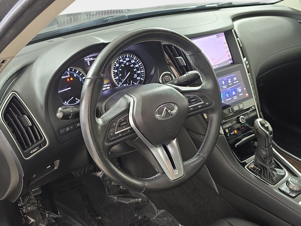 Used 2019 INFINITI Q50 Luxe w/ Essential Package (3.0T Luxe) AWD/4WD image 18