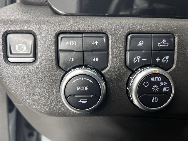 Used 2025 GMC Sierra 1500 SLT w/ SLT Premium Package AWD/4WD image 18