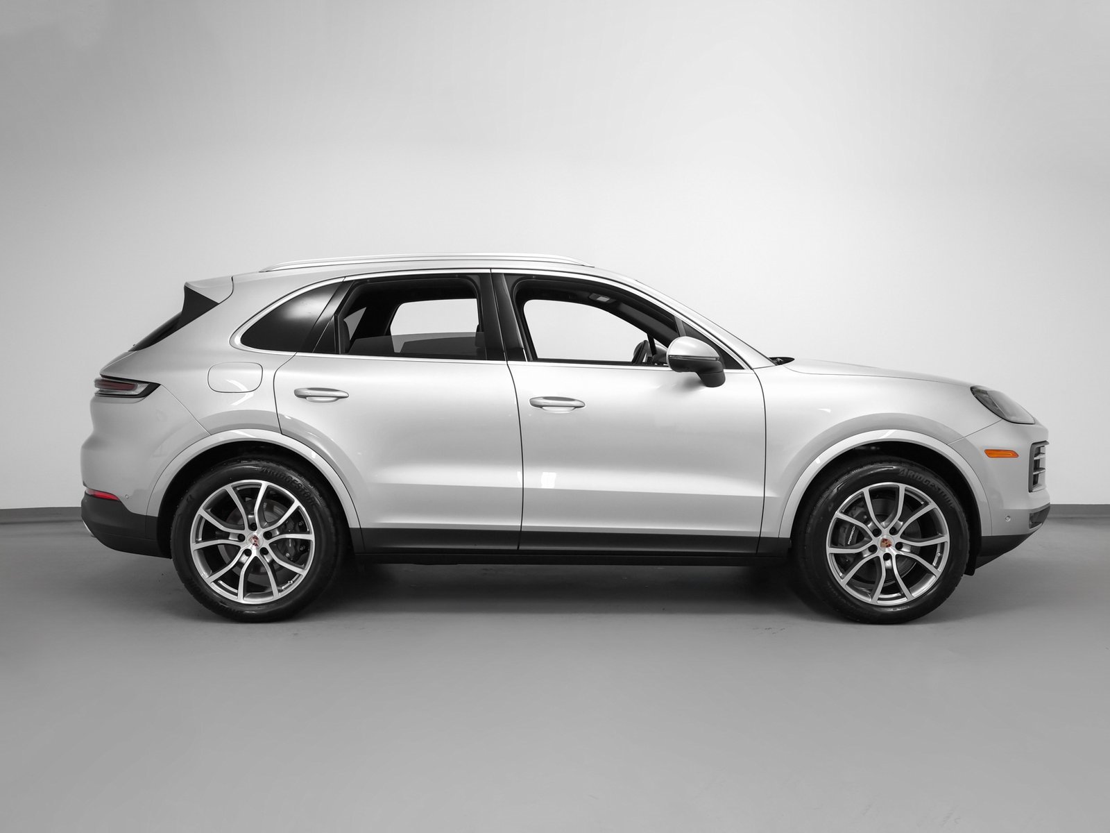 Used 2025 Porsche Cayenne image 13