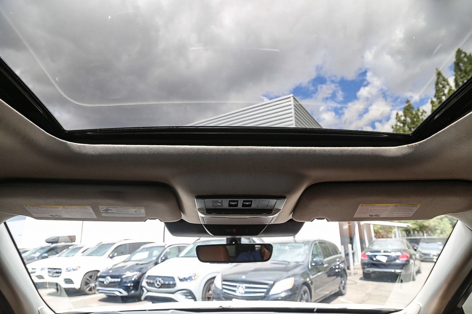 Used 2023 Nissan Pathfinder Platinum FWD image 14