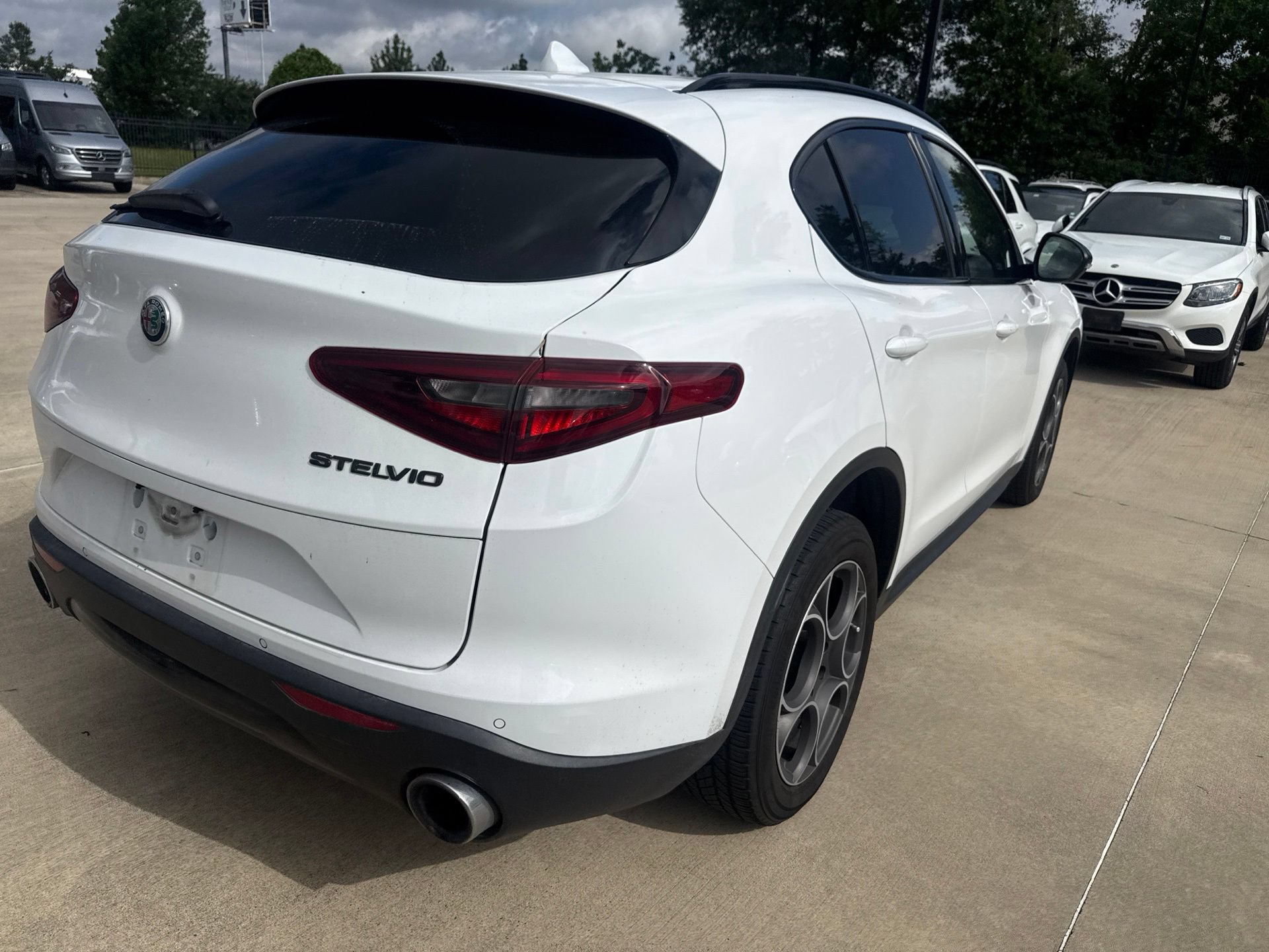 Used 2021 Alfa Romeo Stelvio Sprint w/ Nero Edizione RWD image 4