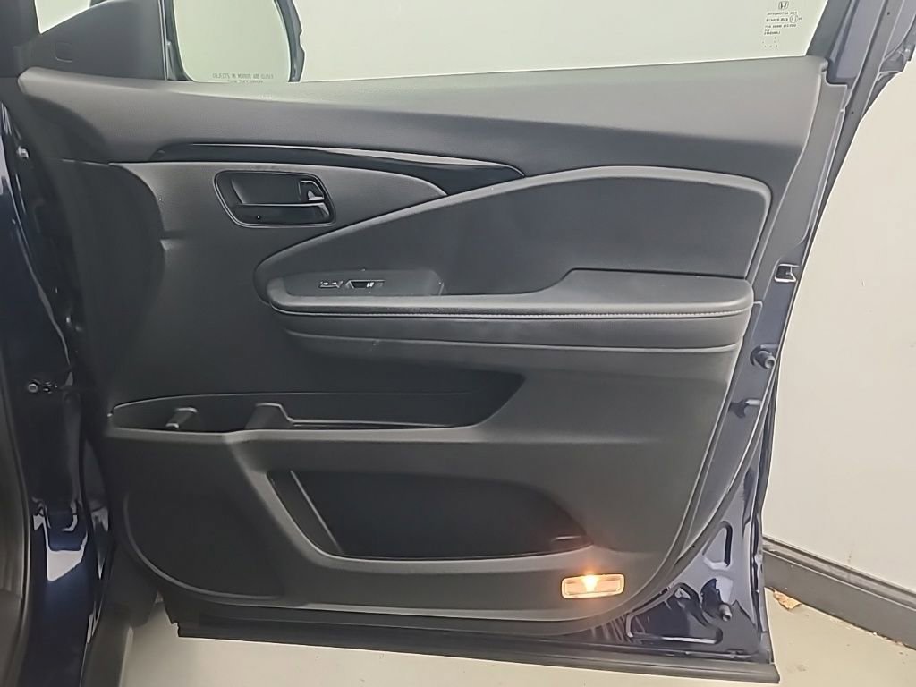 Used 2023 Honda Passport Elite image 12