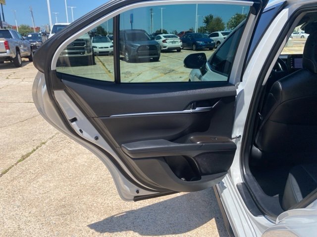 Used 2023 Toyota Camry SE image 15