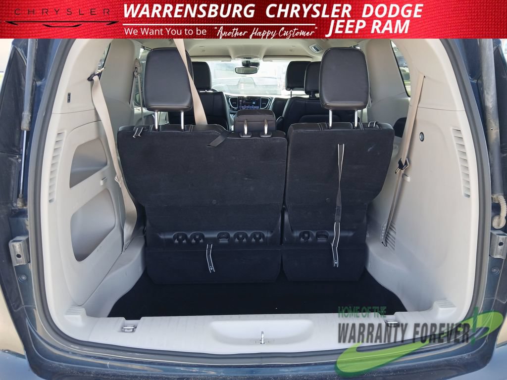 Used 2024 Chrysler Pacifica Touring-L FWD image 33