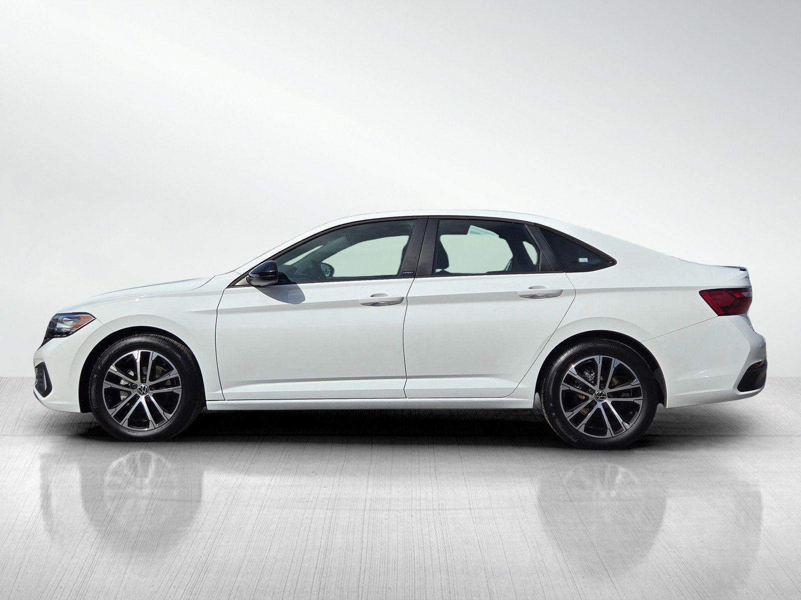 Used 2024 Volkswagen Jetta Sport image 7