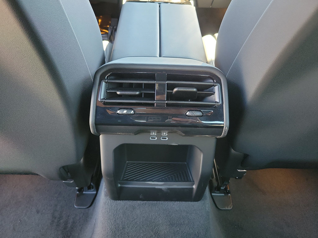 New 2026 BMW i5 eDrive40 w/ Convenience Package RWD image 13