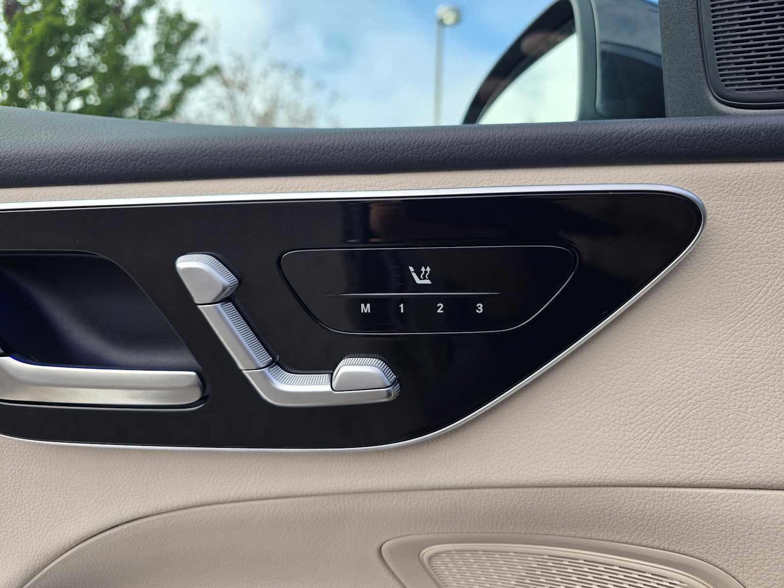 Used 2025 Mercedes-Benz C 300 Sedan image 24