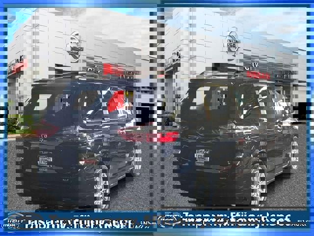 Used 2015 Toyota Sienna XLE Premium w/ Four Season Floor Mat Package image 5