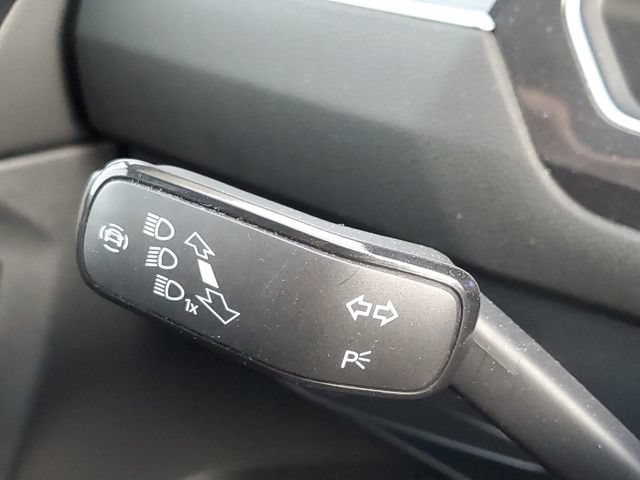 Used 2024 Volkswagen Tiguan SE AWD/4WD image 11