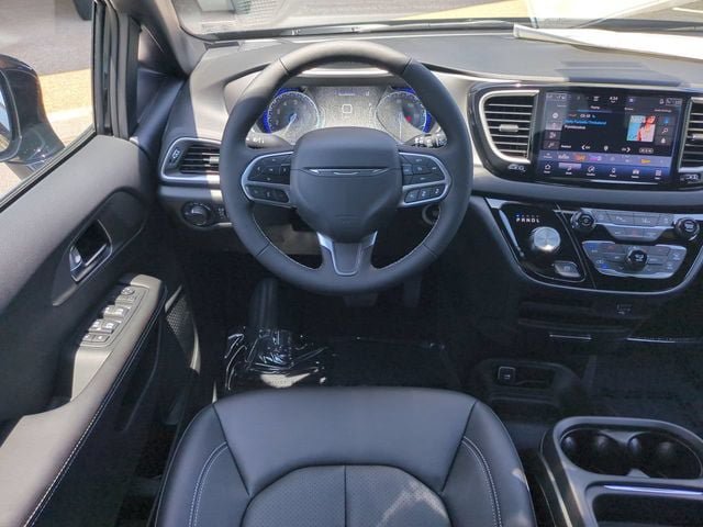 New 2027 Chrysler Pacifica LX FWD image 16