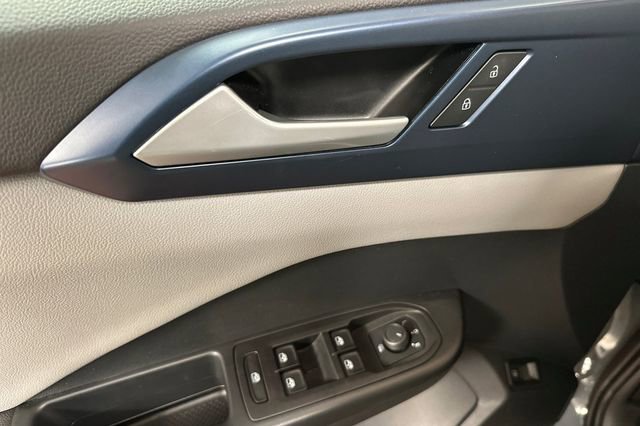 Certified 2022 Volkswagen Taos SE FWD image 13