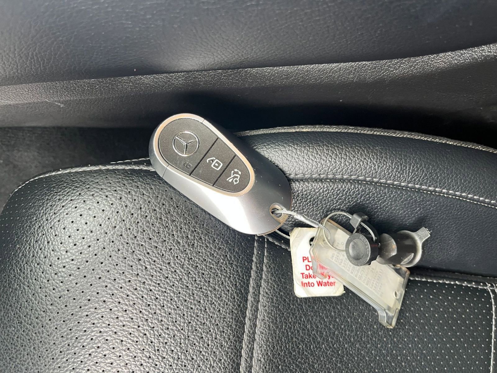 Used 2024 Mercedes-Benz GLC 300 image 25