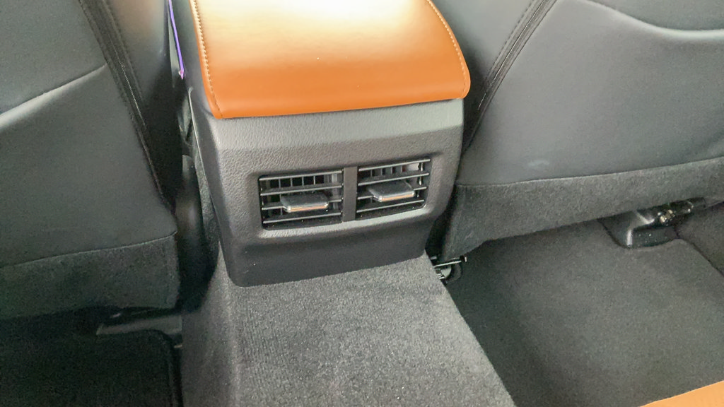 Used 2024 Lexus IS 300 w/ Comfort Package RWD image 10