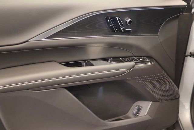 New 2026 Cadillac Lyriq Luxury image 7