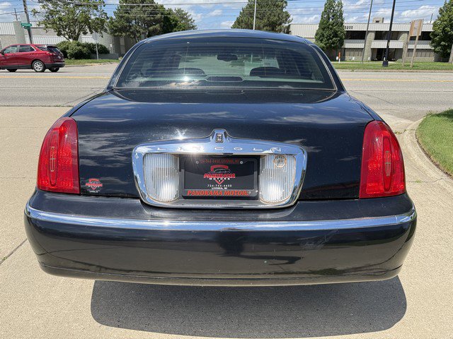 Used 2001 Lincoln Town Car Cartier image 6