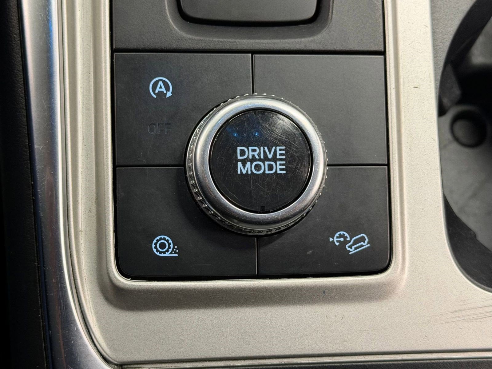 Used 2021 Ford Explorer XLT w/ Equipment Group 202A AWD/4WD image 28