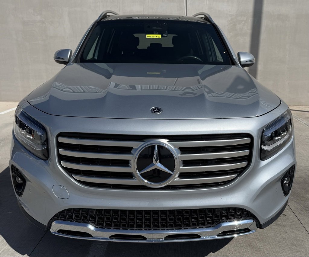Used 2024 Mercedes-Benz GLB 250 image 2