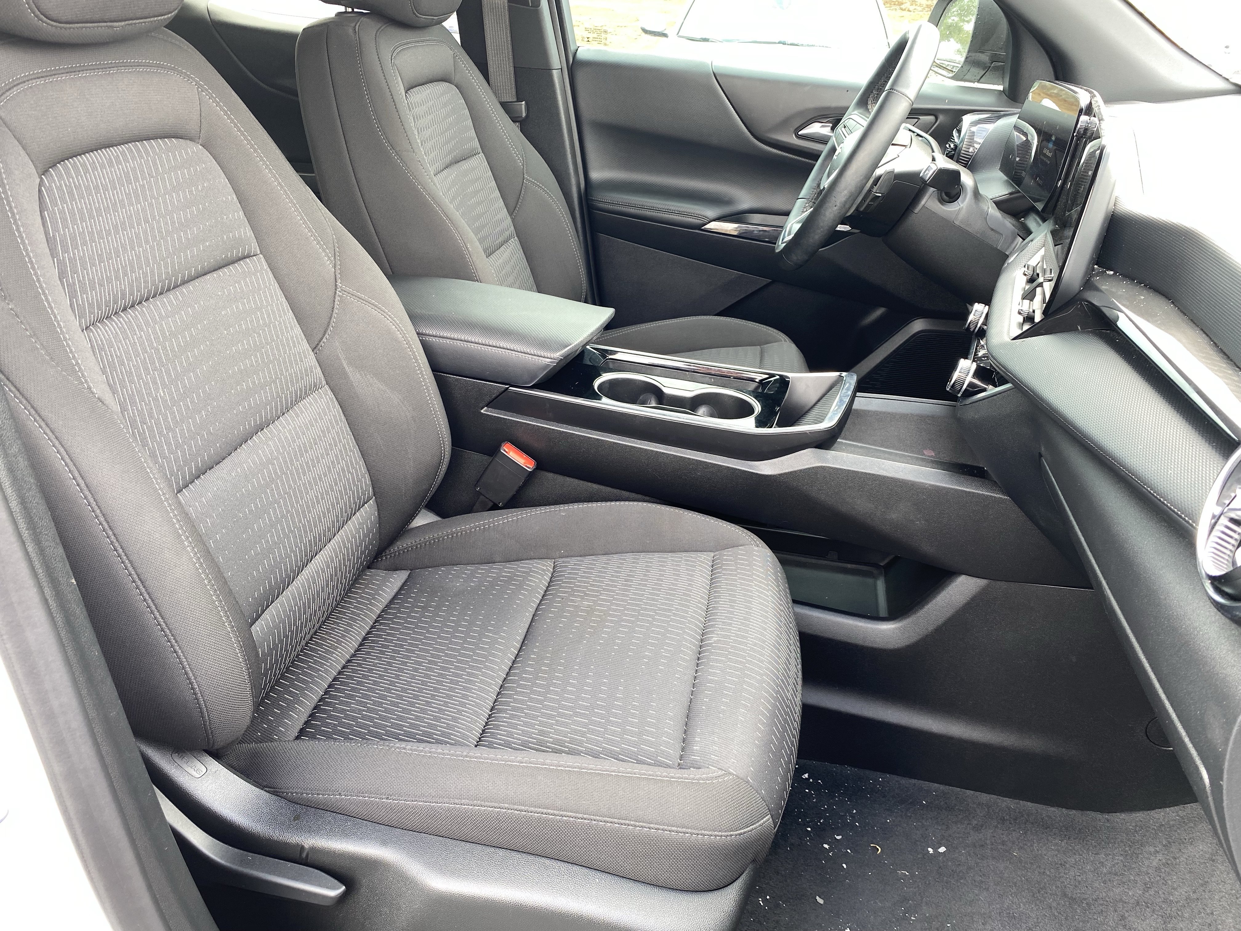 Used 2025 Chevrolet Equinox LT FWD image 10