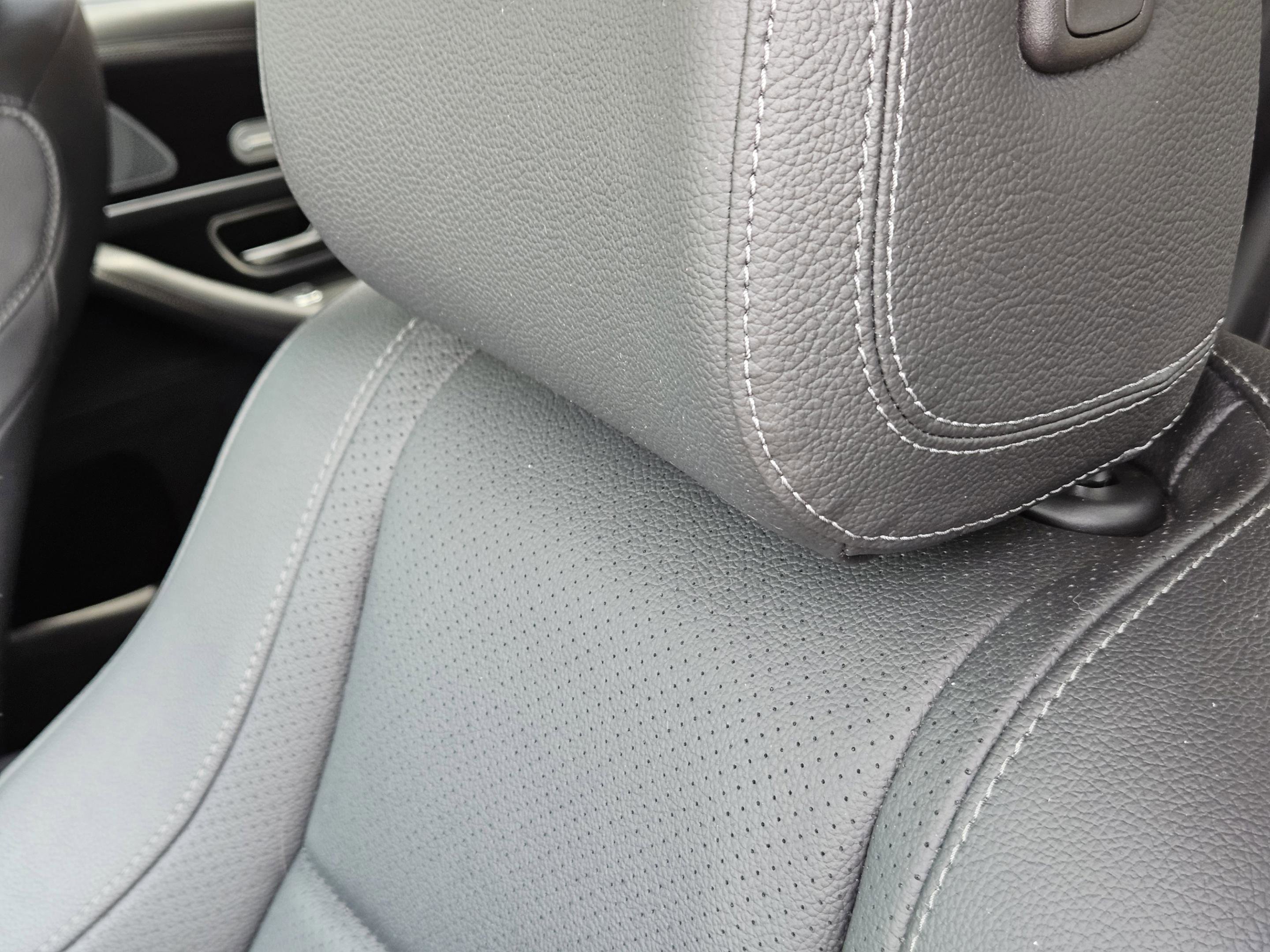 Used 2020 Mercedes-Benz GLS 450 4MATIC image 7
