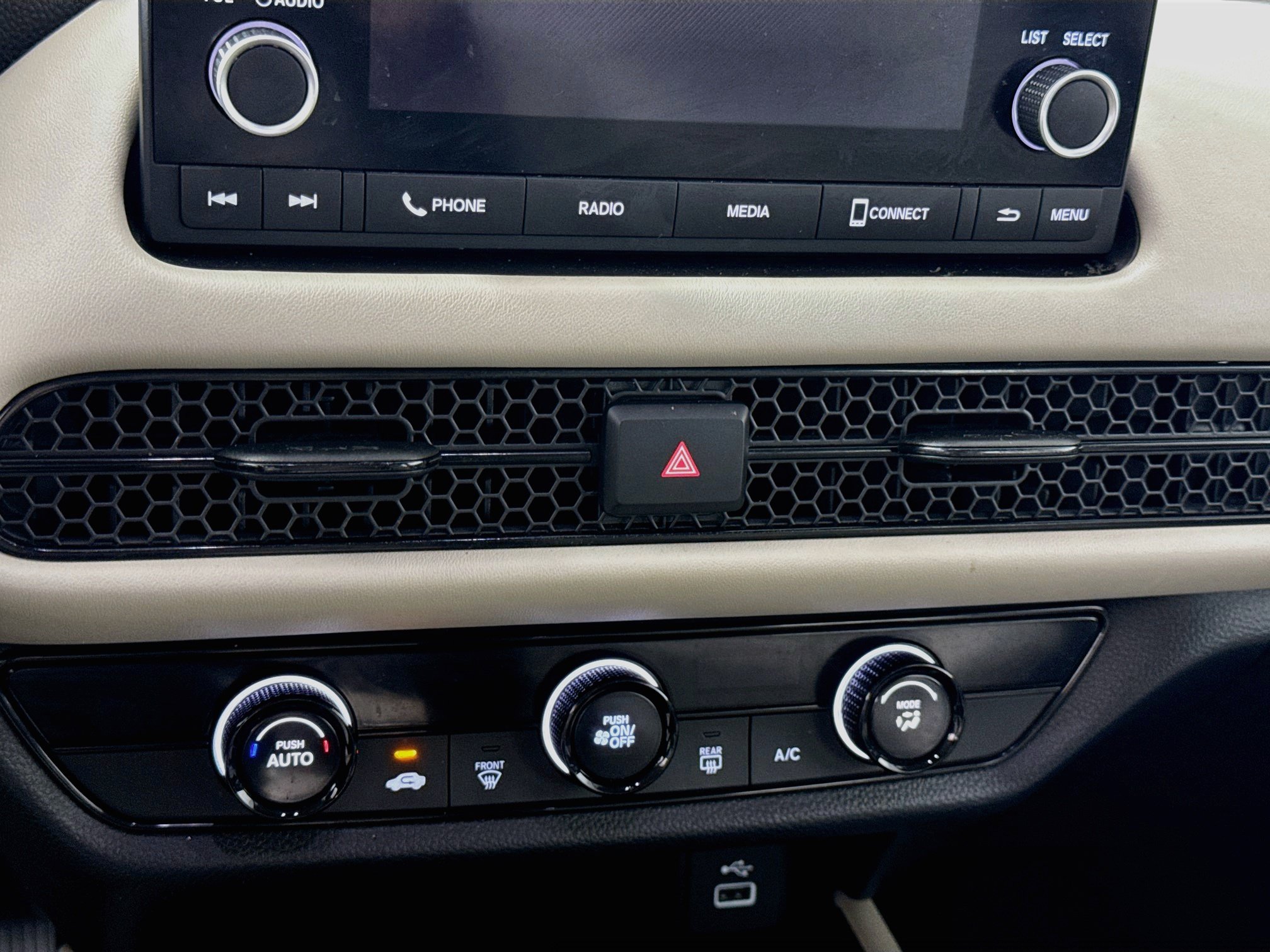 Used 2023 Honda HR-V LX image 15