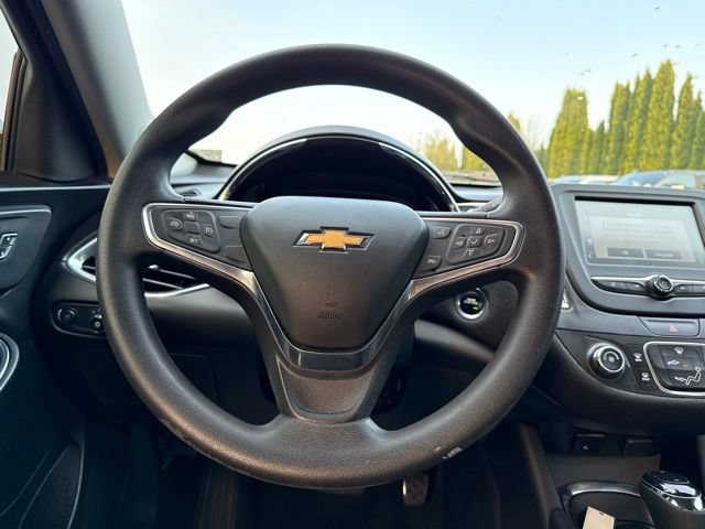 Used 2017 Chevrolet Malibu LT FWD image 19