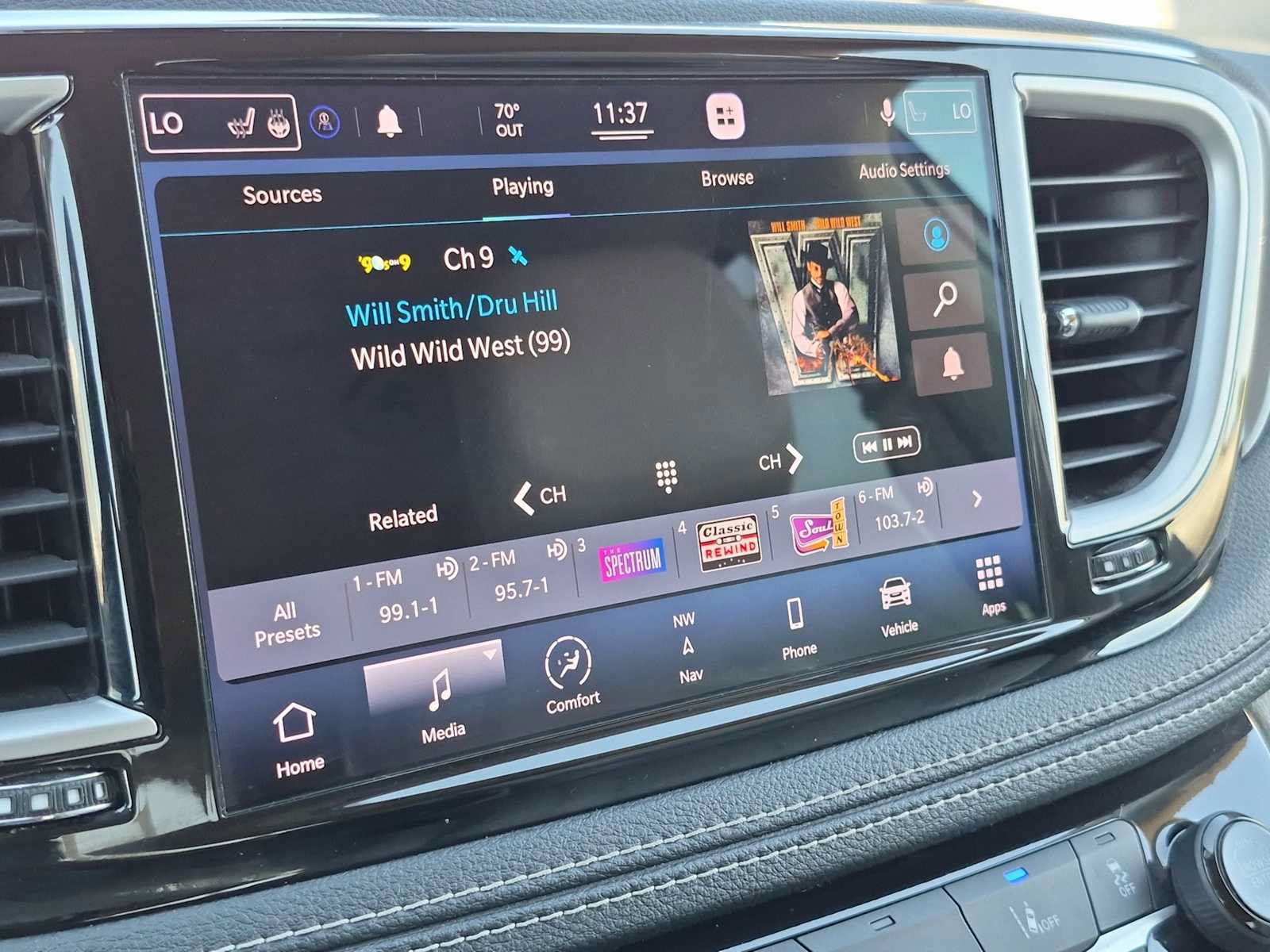 Used 2021 Chrysler Pacifica Touring-L FWD image 26