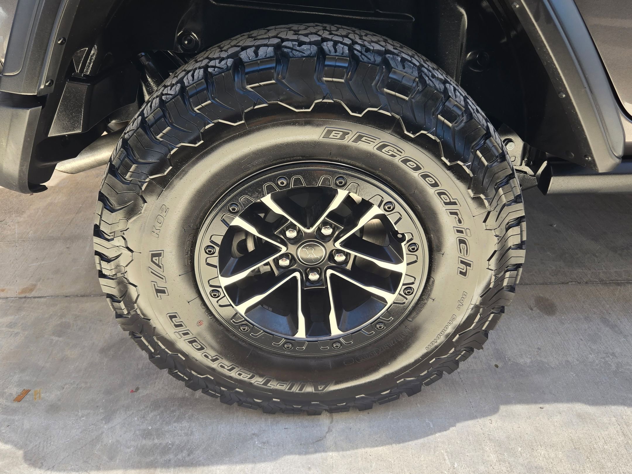 Used 2025 Jeep Wrangler Unlimited Sport AWD/4WD image 10