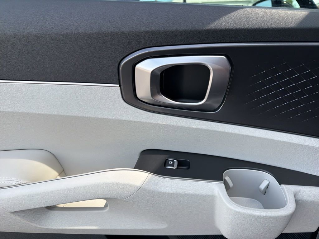 Certified 2025 Kia Sorento EX w/ Panoramic Sunroof Package image 23