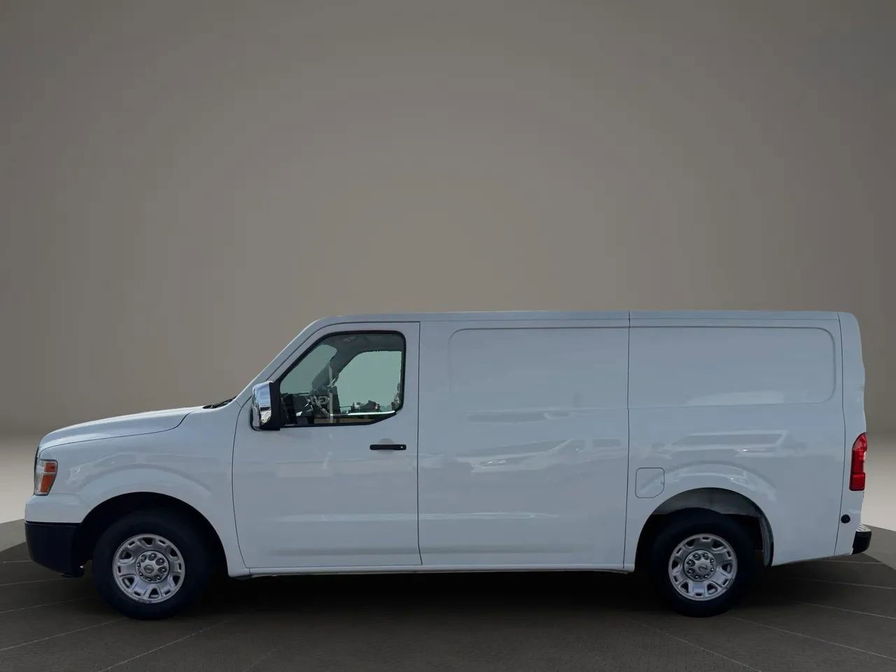 Used 2015 Nissan NV 2500 SV w/ Technology Package image 3