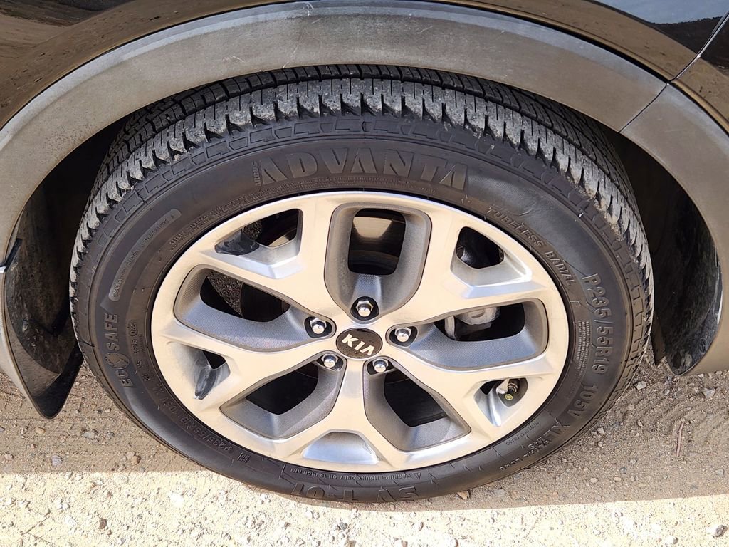 Used 2019 Kia Sorento EX image 17