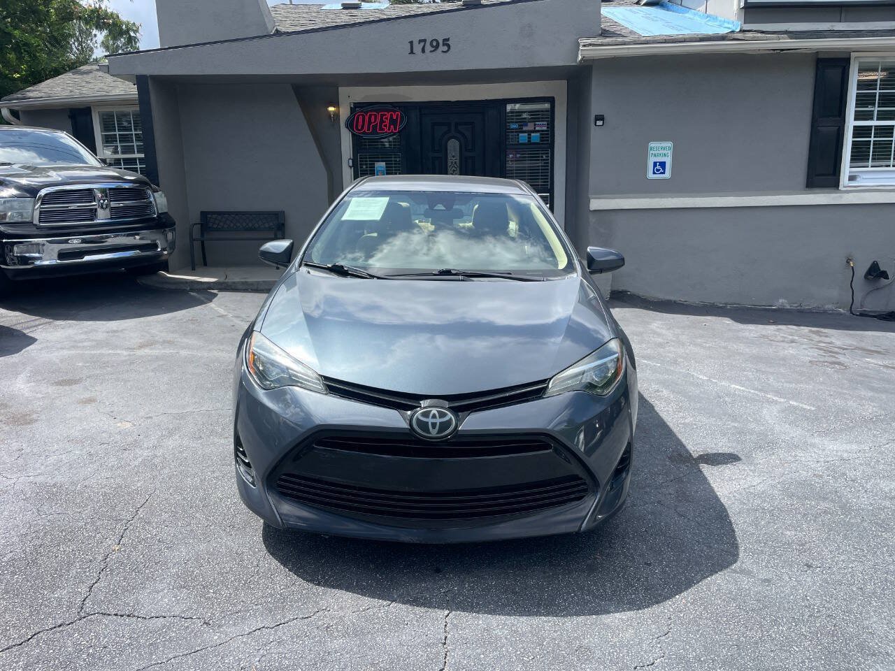 Used 2017 Toyota Corolla LE FWD image 3