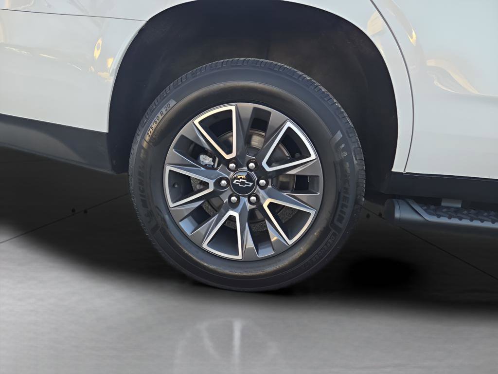 Used 2023 Chevrolet Tahoe Z71 w/ Luxury Package AWD/4WD image 17