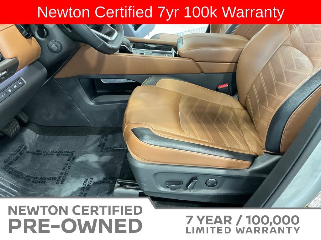 Used 2024 Nissan Pathfinder Platinum w/ Cargo Package FWD image 16