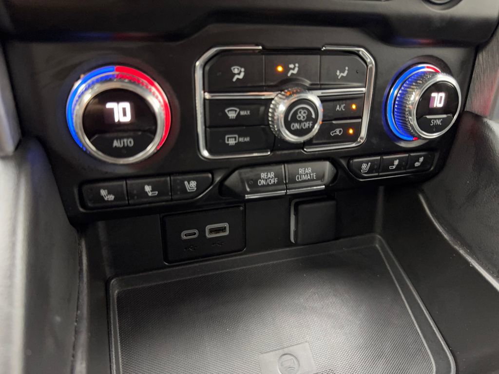 Used 2024 GMC Yukon SLT image 73