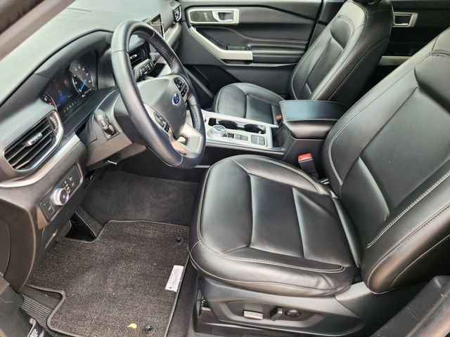 Used 2022 Ford Explorer XLT w/ Equipment Group 202A RWD image 13