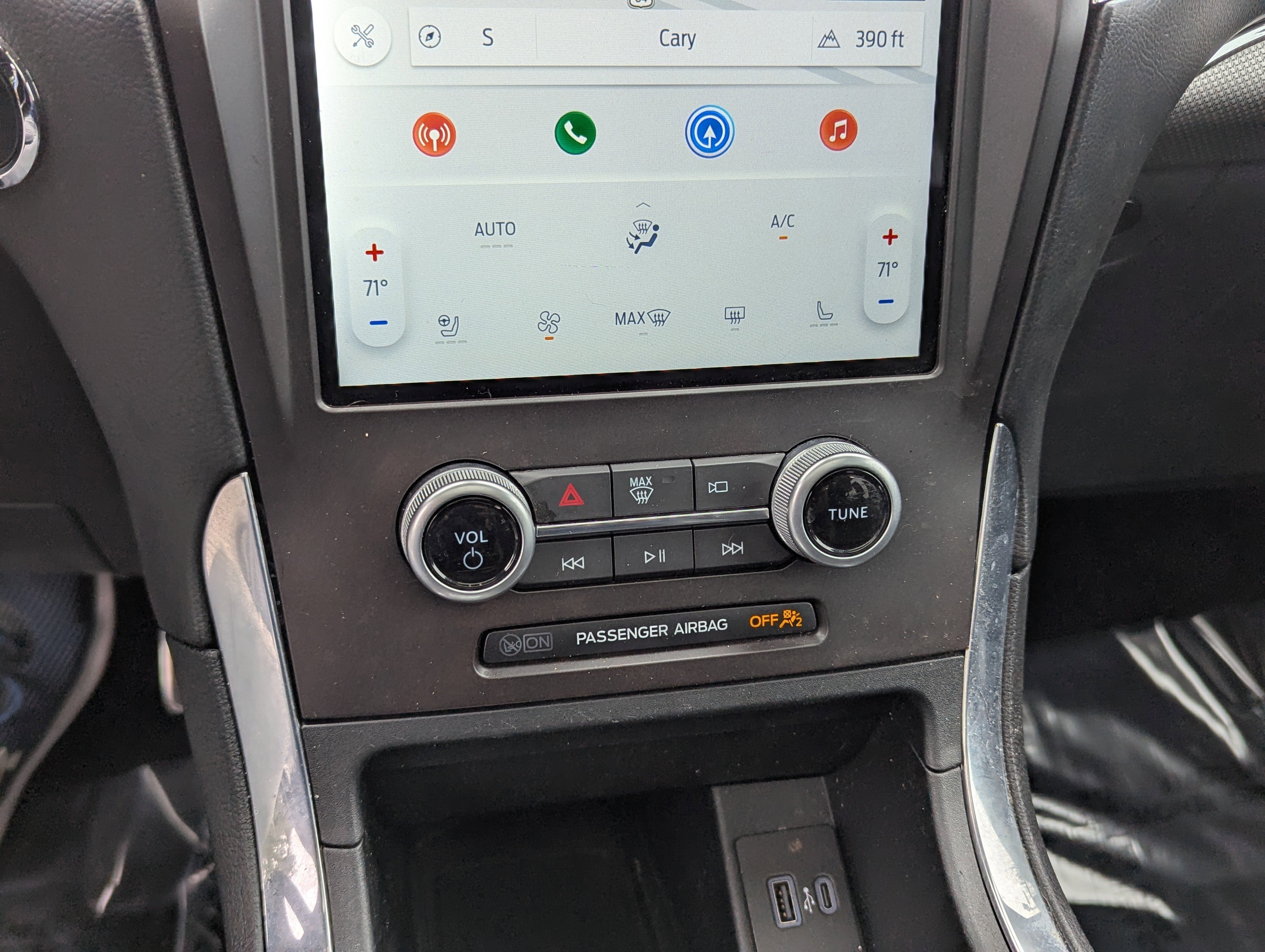 Used 2021 Ford Edge ST w/ Equipment Group 401A image 24