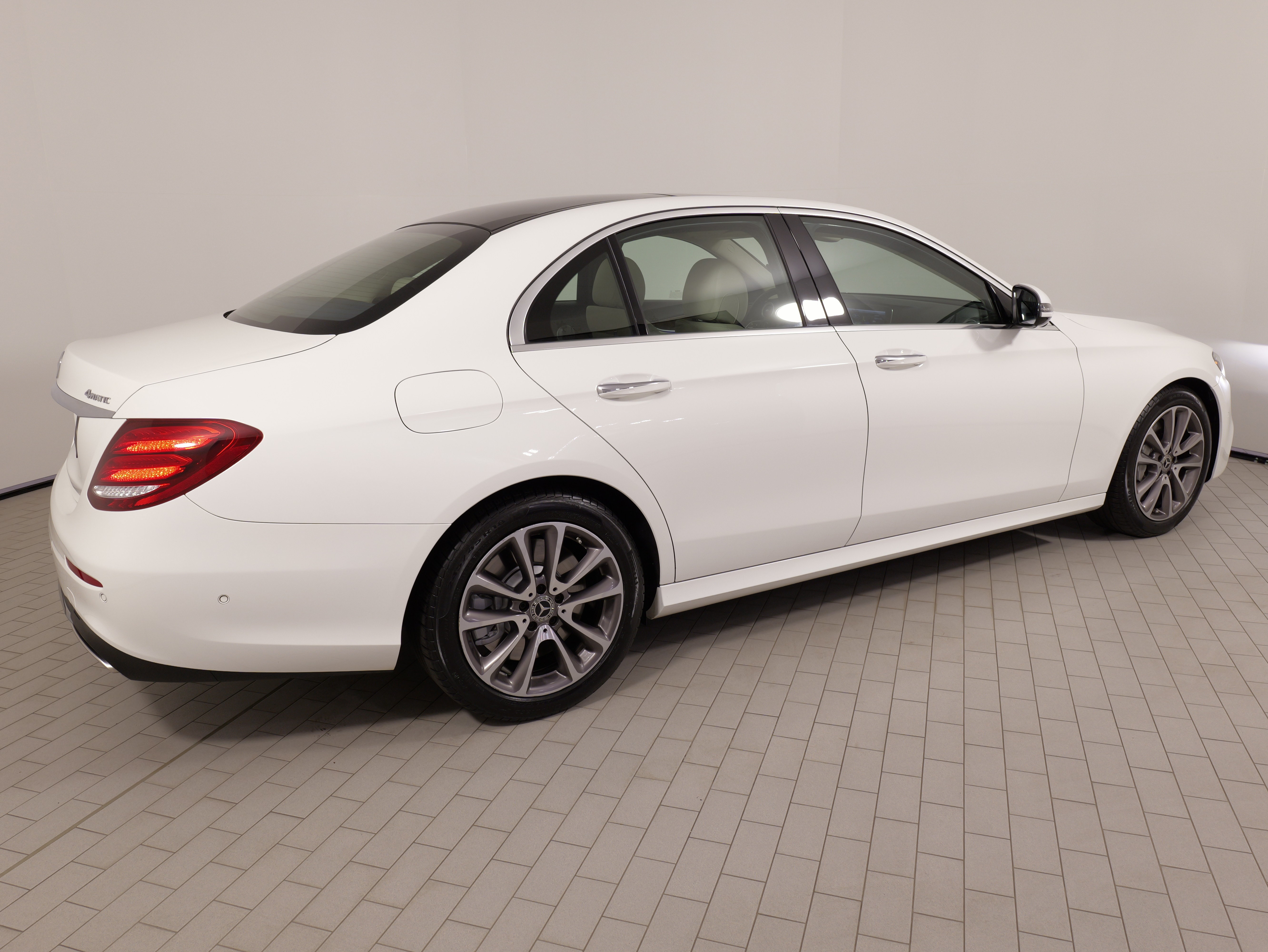 Used 2020 Mercedes-Benz E 450 4MATIC Sedan image 10