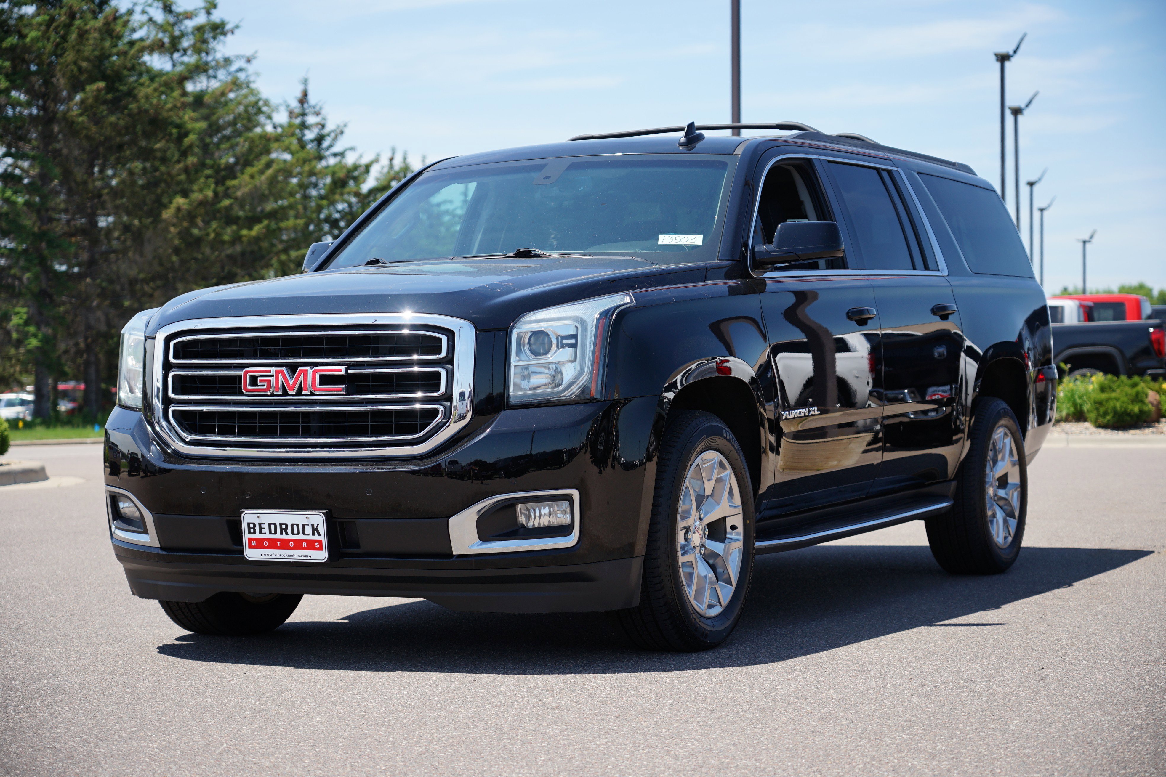 Used 2019 GMC Yukon XL SLE w/ SLE Value Package image 7