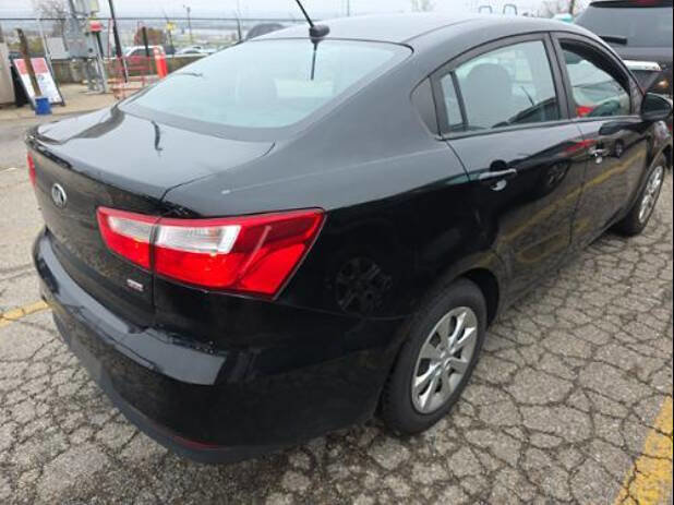 Used 2017 Kia Rio LX image 2