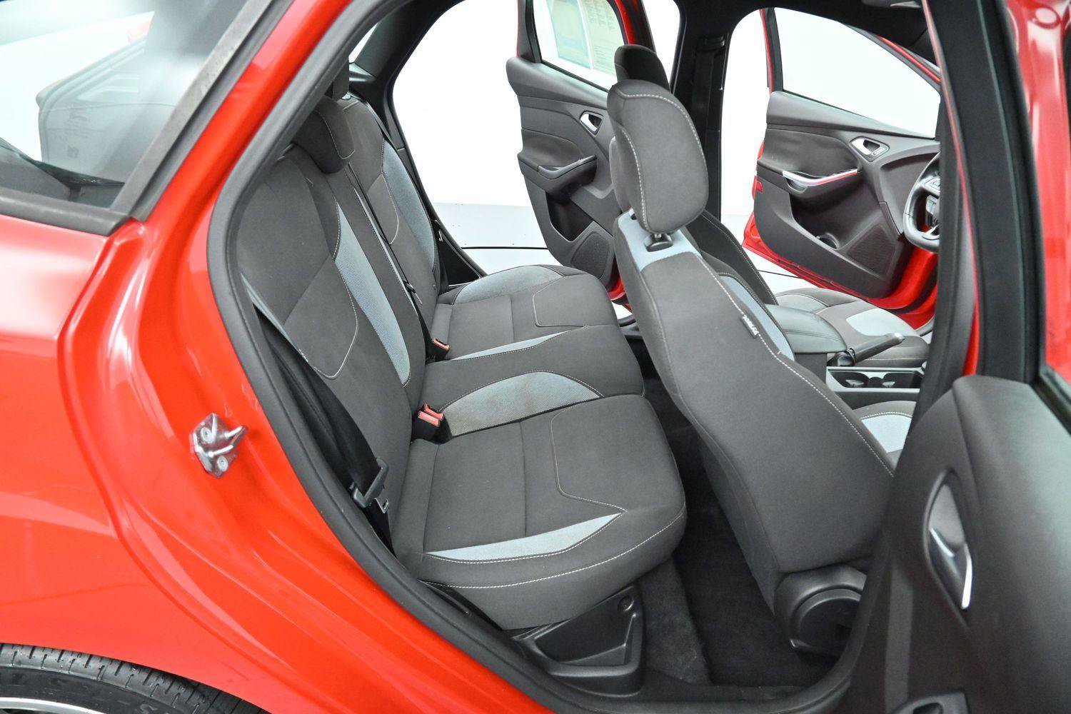 Used 2016 Ford Focus ST FWD image 31