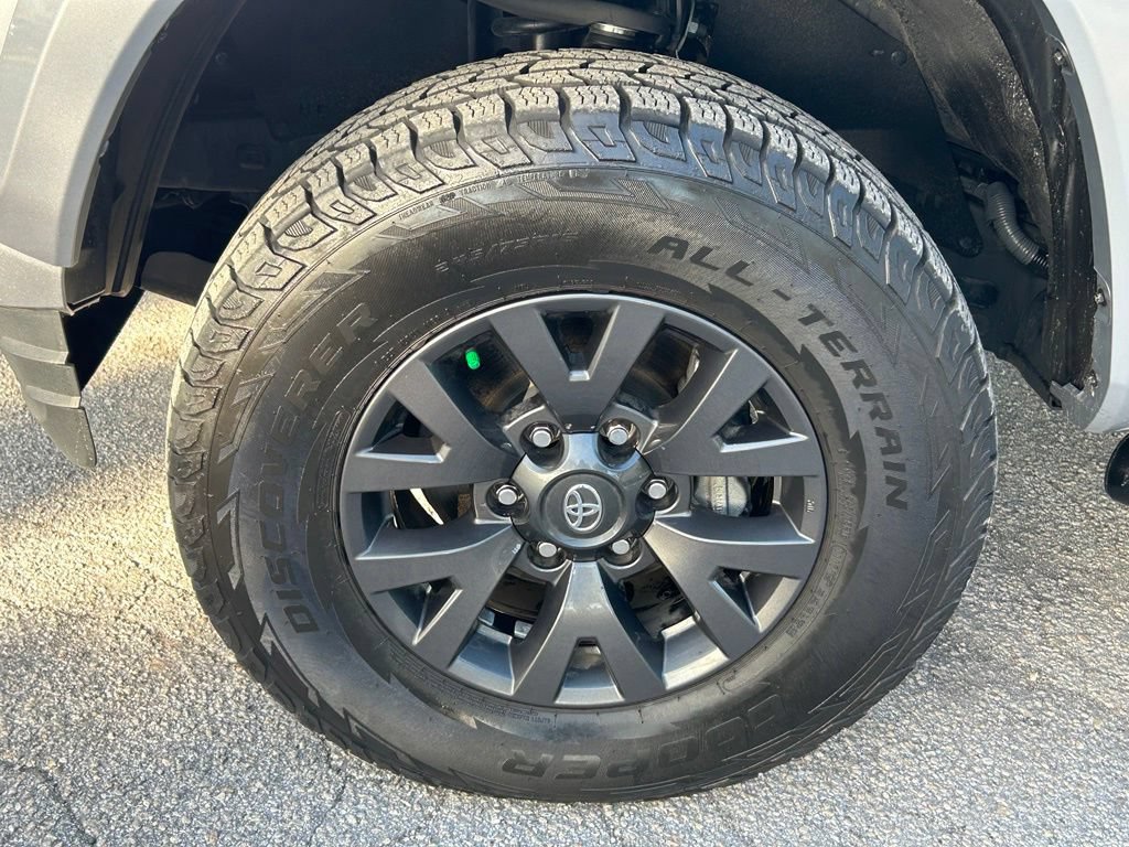 Used 2021 Toyota Tacoma SR5 RWD image 30