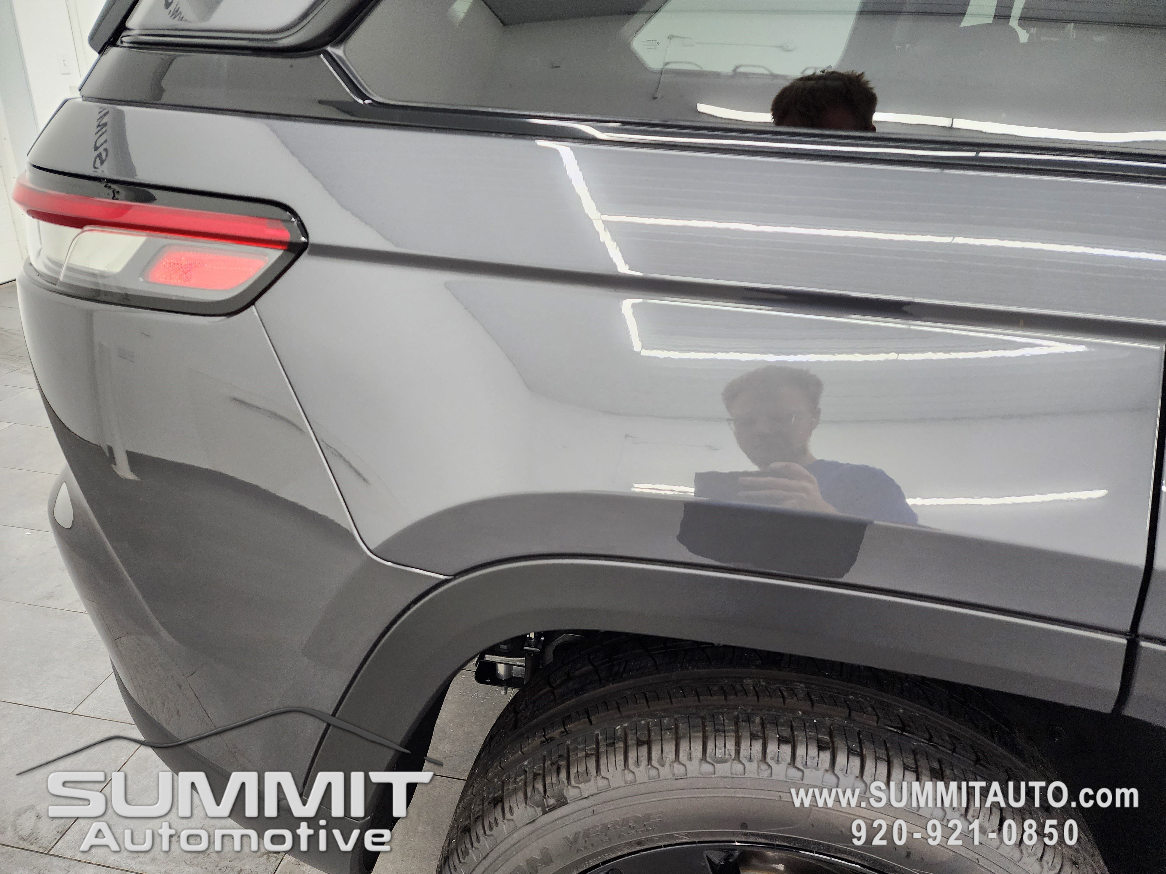 New 2025 Jeep Grand Cherokee Limited w/ Black Appearance Package image 24