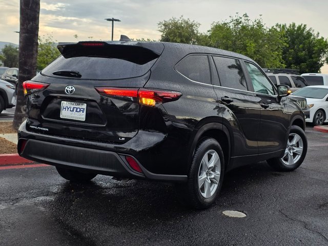 Used 2024 Toyota Highlander LE image 7