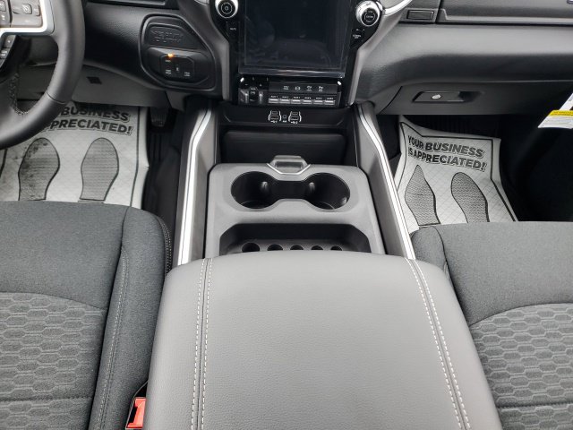 New 2026 RAM 2500 Big Horn AWD/4WD image 21