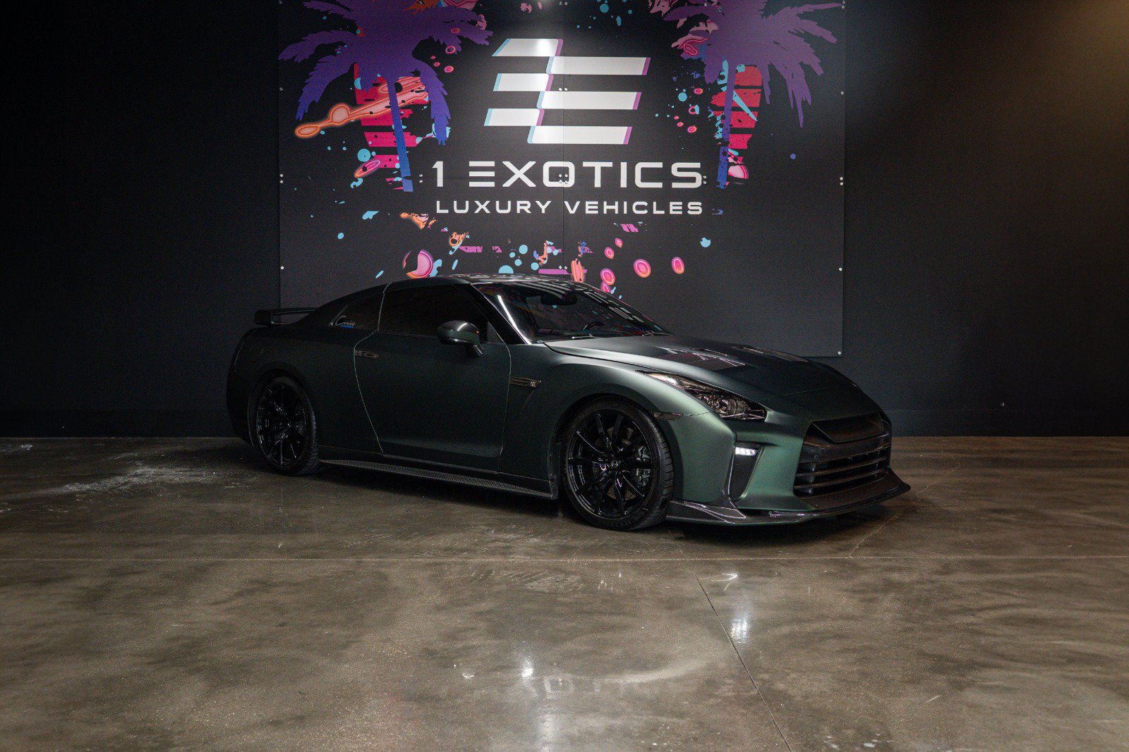 Used 2014 Nissan GT-R Premium AWD/4WD image 4
